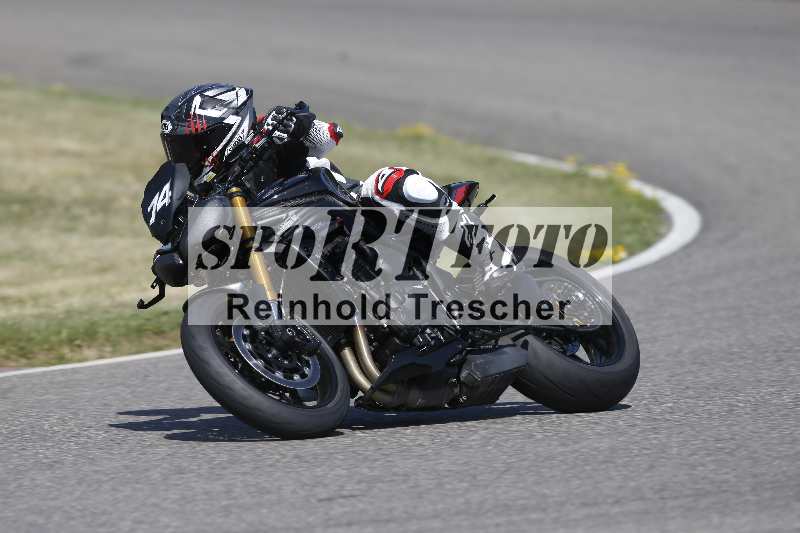 /21 17.06.2026  Ducati Schweiz Track Warmup ADR/Gruppe gelb/74